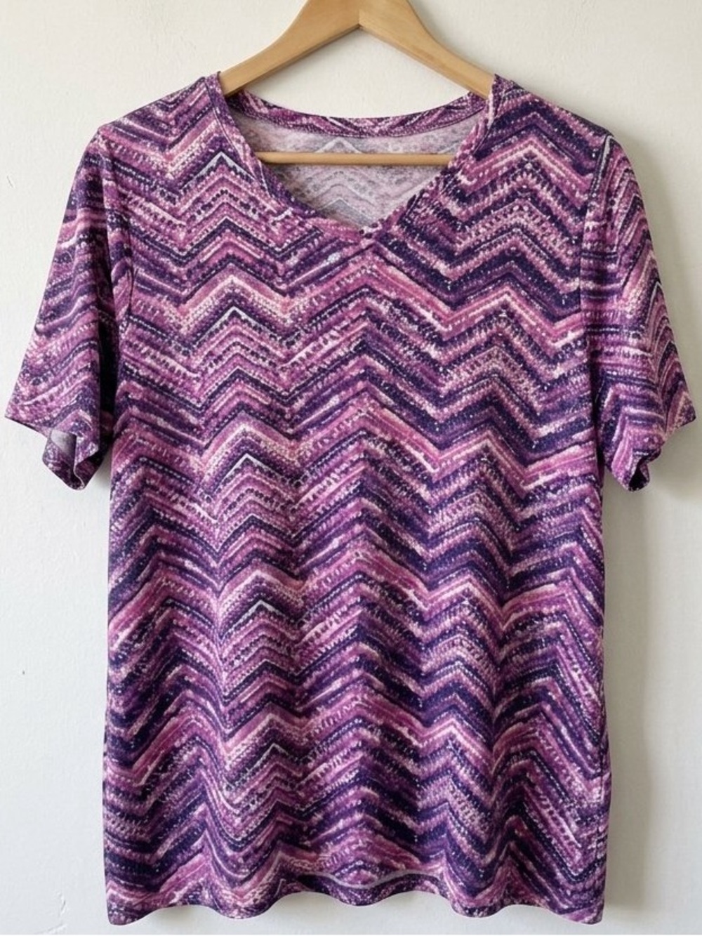 Croft & Barrow Purple Pink Chevron Zig Zag V-Neck Tee Top XXL - Picture 5 of 5